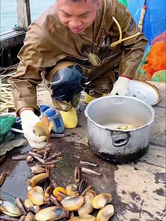 Post 1 by LaughCG on TikTok (video)