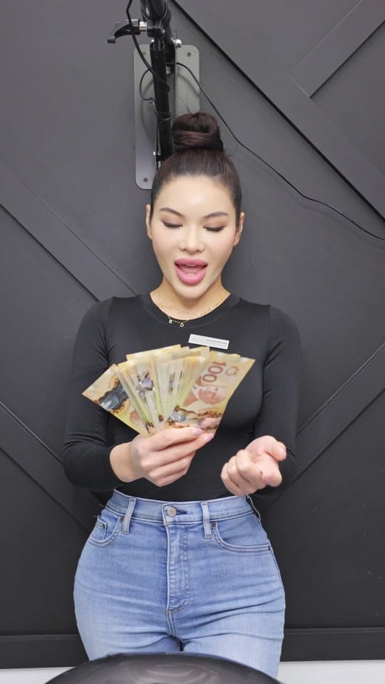 Post 2 by Icelyn Nguyen on TikTok (video)