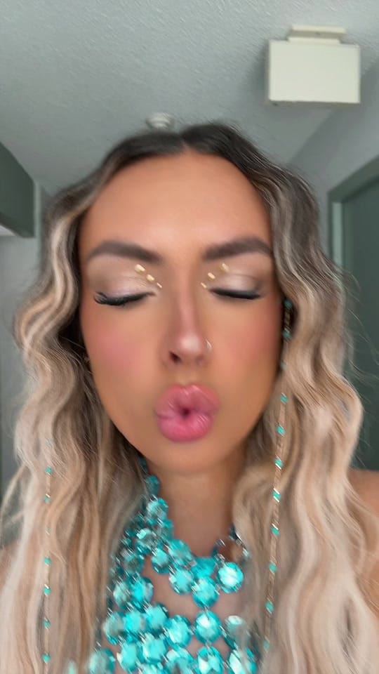 Post 10 by Anne-Sophie Gravel on TikTok (video)