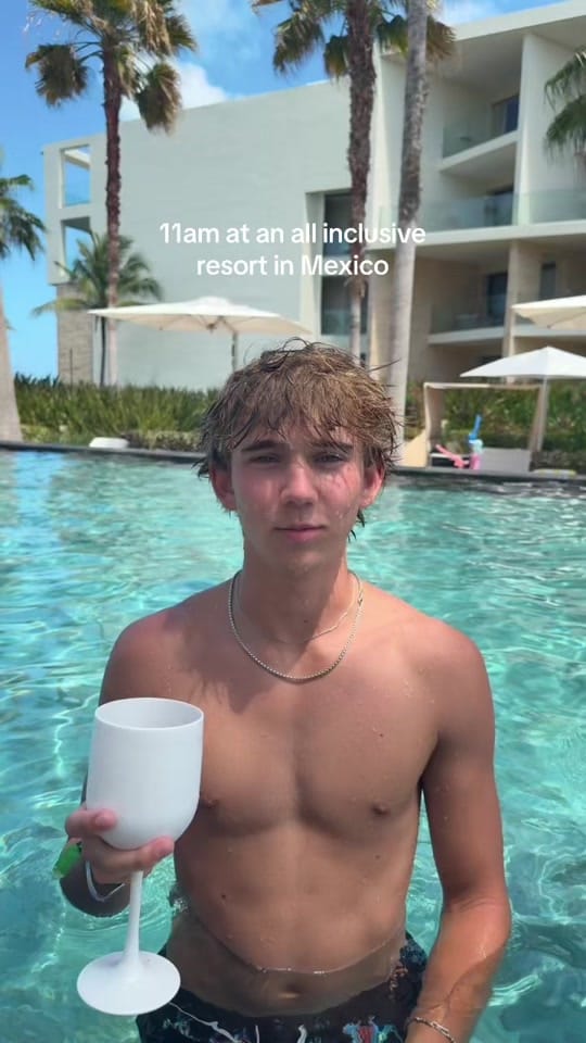 Post 3 by RYLEE SIMMONS !! on TikTok (video)