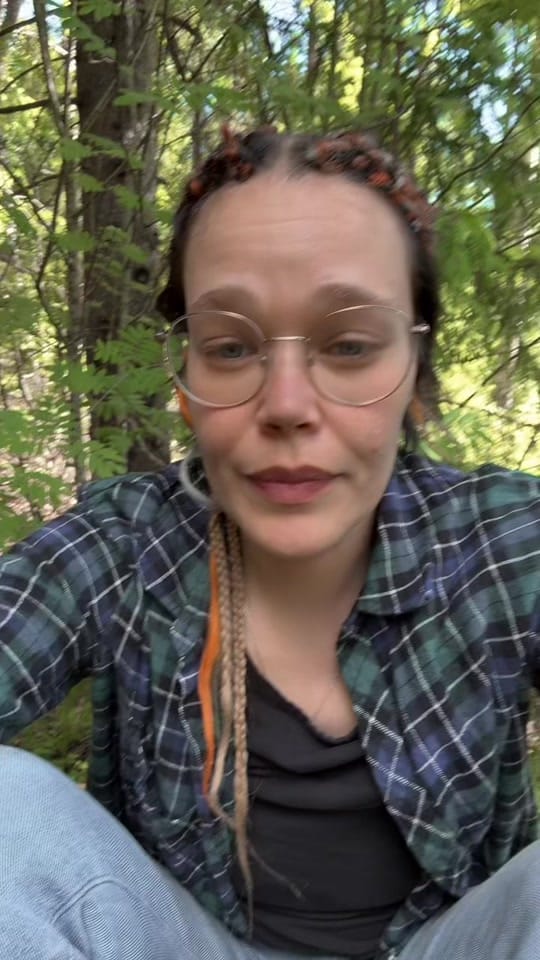 Post 3 by Laura on TikTok (video)