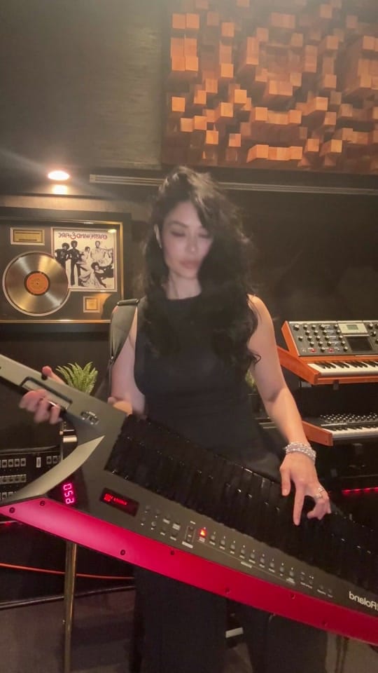 Post 8 by Kim Lee on TikTok (video)