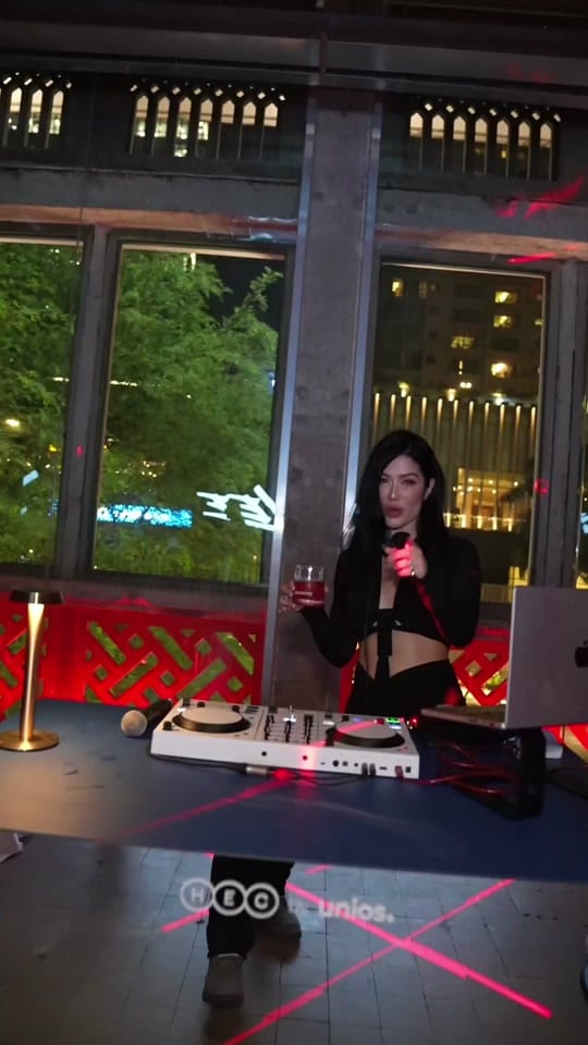 Post 2 by Kim Lee on TikTok (video)