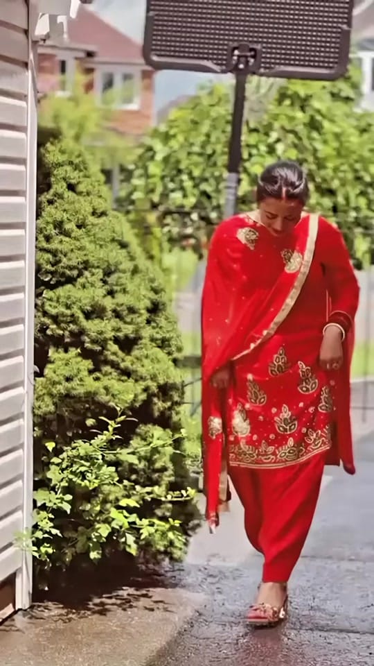 Post 2 by Navneetkitty on TikTok (video)