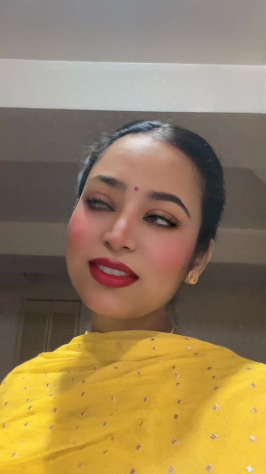 Post 10 by Navneetkitty on TikTok (video)