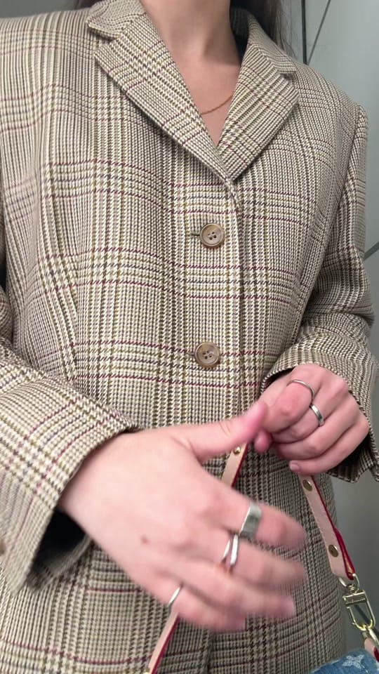 Post 3 by Olivia Cooper on TikTok (video)