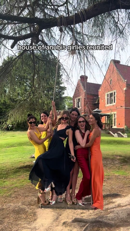 Post 1 by Louisa Connolly-Burnham 🎬 on TikTok (video)