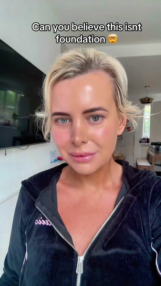 Post 9 by Claudia 👱‍♀️🎀✨ on TikTok (video)