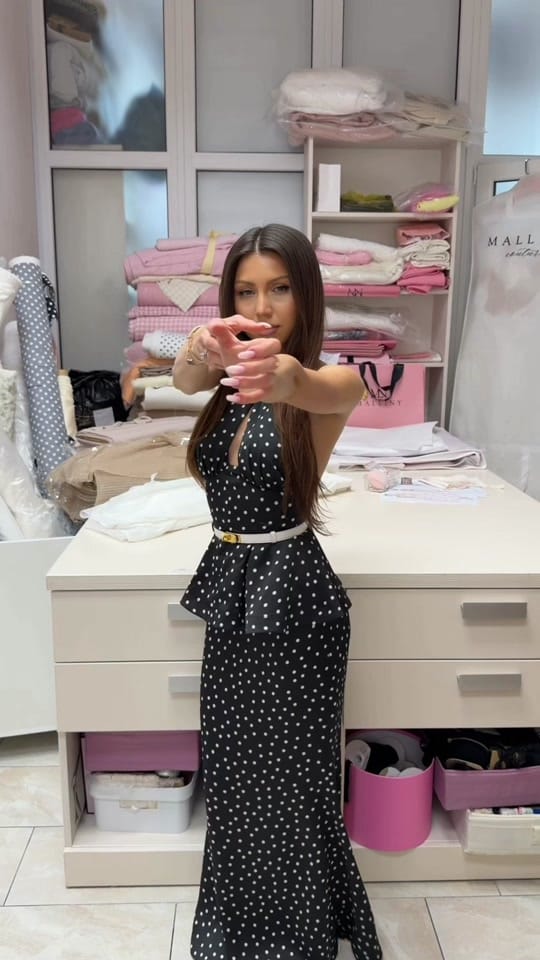 Post 5 by Marinela on TikTok (video)
