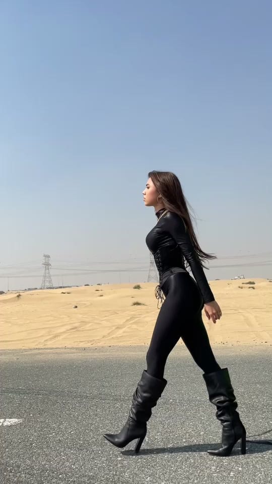 Post 10 by Marinela on TikTok (video)