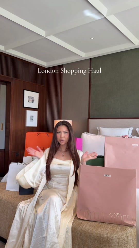 Post 3 by Marinela on TikTok (video)