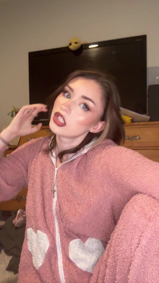 Post 10 by Stephanie Brokop on TikTok (video)