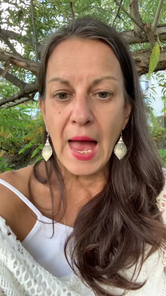 Post 8 by Elena Rivera on TikTok (video)