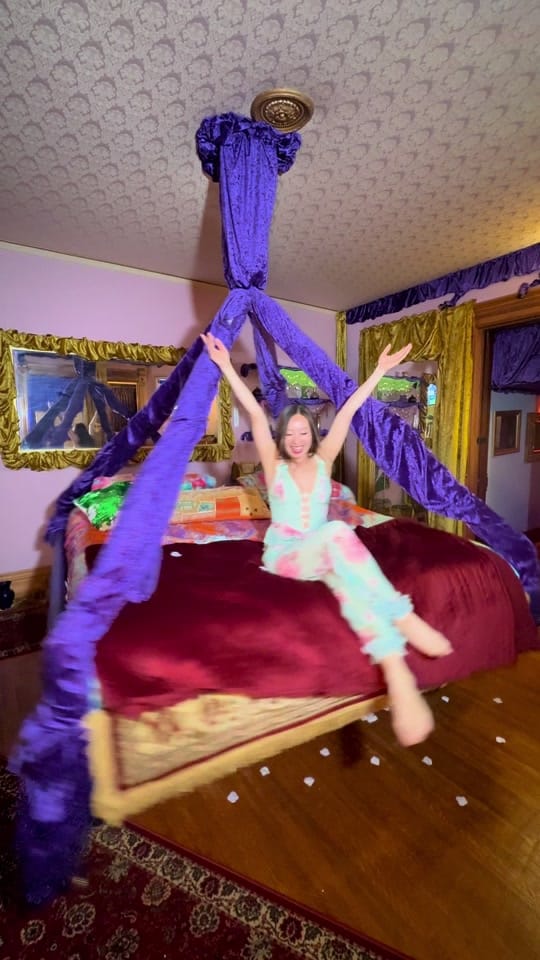 Post 1 by Meiling Jin on TikTok (video)