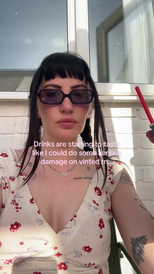 Post 6 by Sara Louise Thomas on TikTok (video)