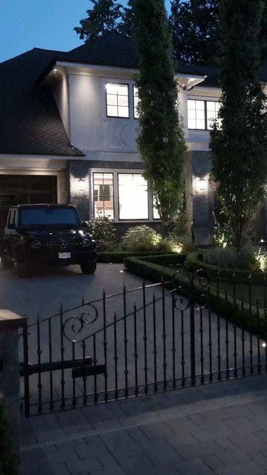 Post 8 by VANCOUVER HOUSES on TikTok (video)