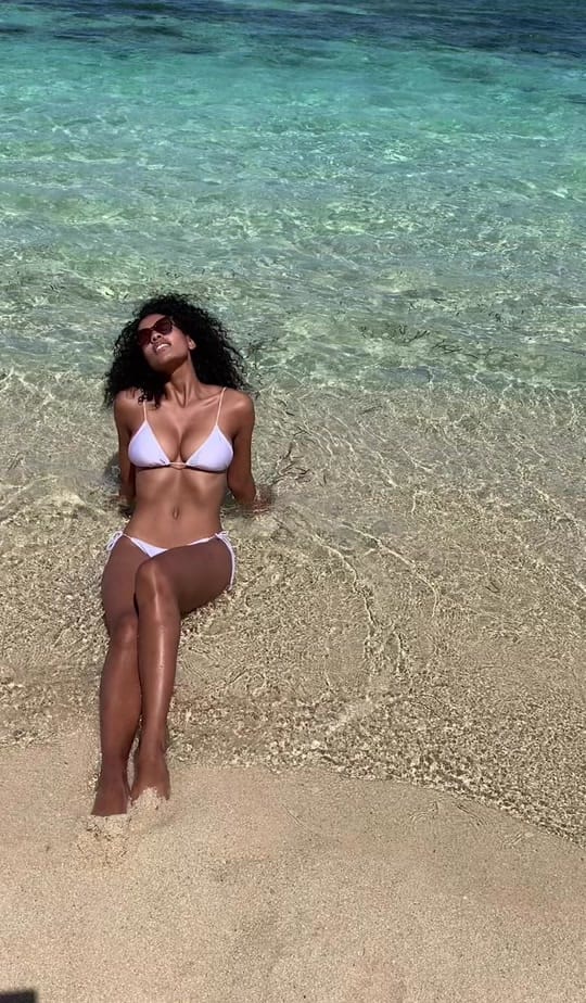 Post 6 by Mari Lima on TikTok (video)