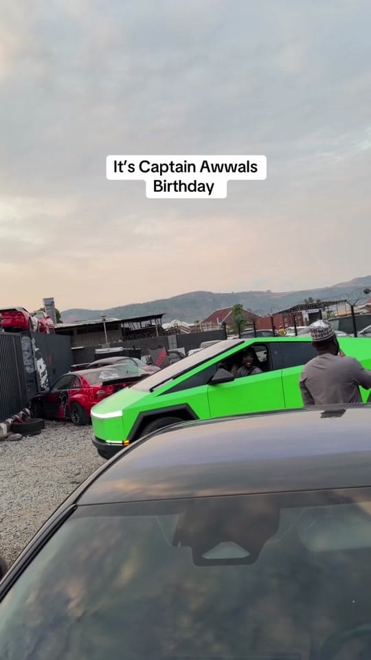 Post 1 by MEX on TikTok (video)