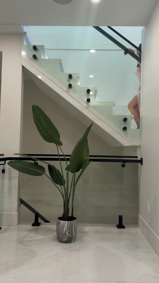Post 7 by Vancouver Agent 🇨🇦 🍁 on TikTok (video)