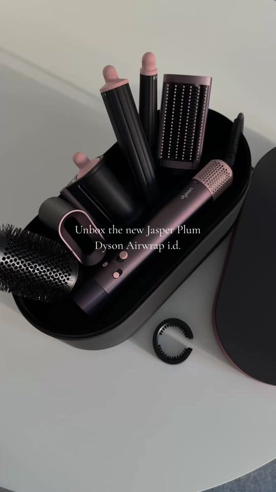 Post 10 by Diana Gnevkovska on TikTok (video)