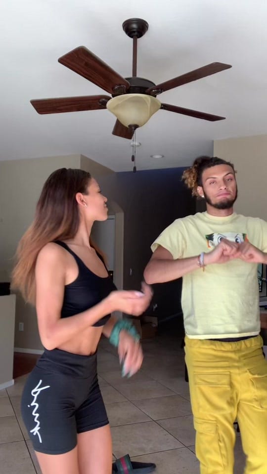Post 9 by Dai & Ris on TikTok (video)