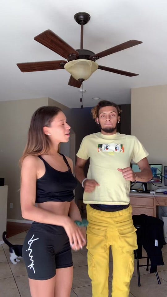 Post 10 by Dai & Ris on TikTok (video)