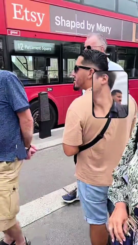 Post 1 by londonscammers on TikTok (video)