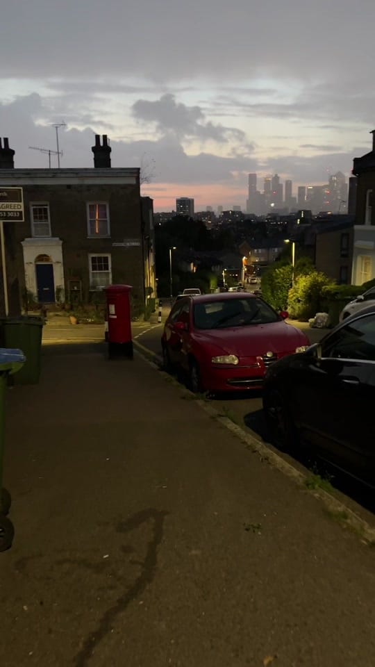 Post 9 by Izzie ✨ Exploring London on TikTok (video)
