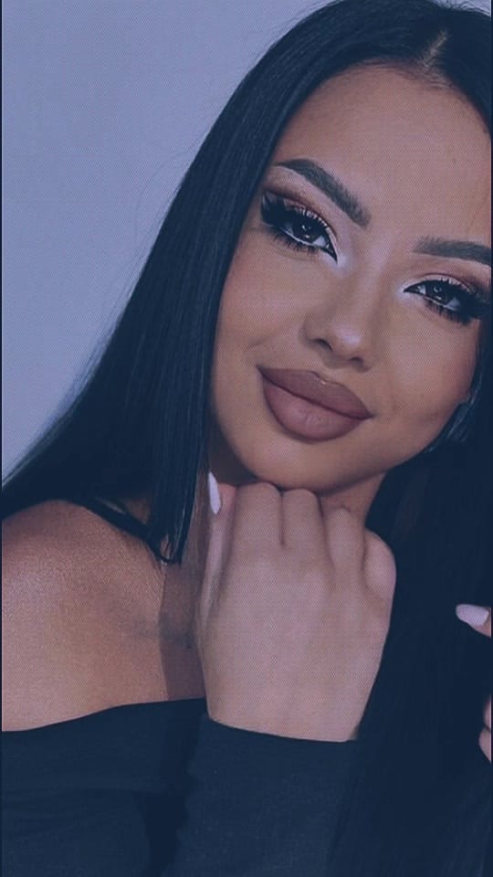 Post 9 by Alexandra Elena Radu on TikTok (video)