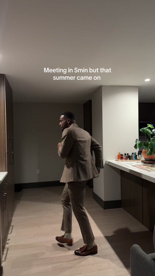 Post 10 by _djuice on TikTok (video)