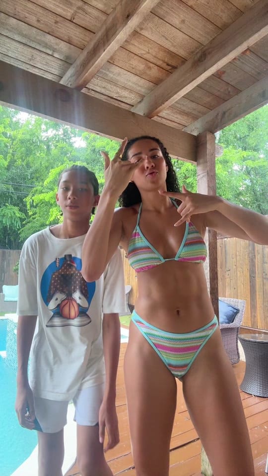 Post 4 by Alia on TikTok (video)