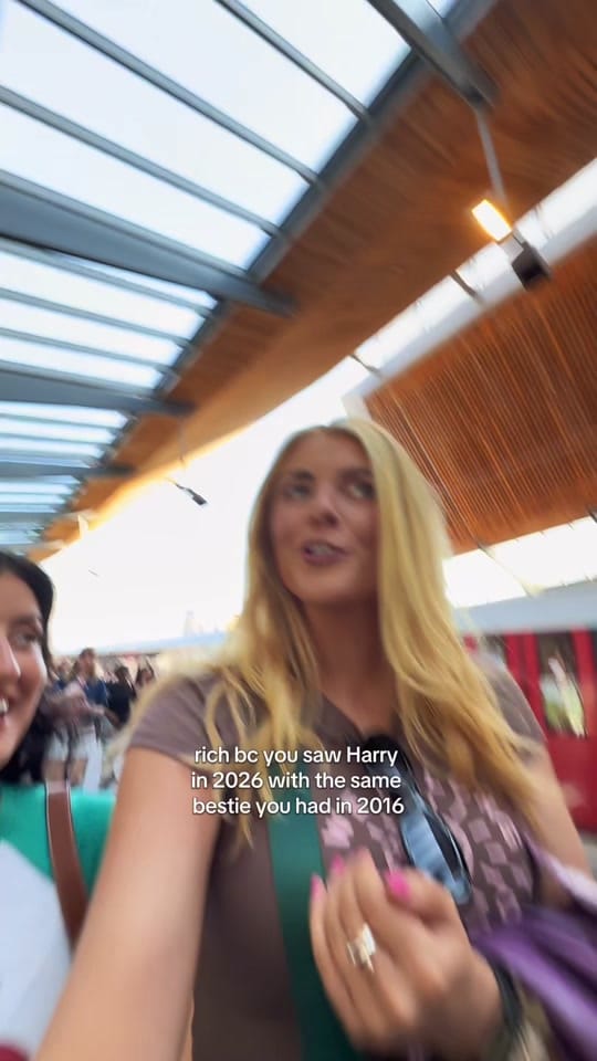 Post 6 by Kirsty Phillips on TikTok (video)