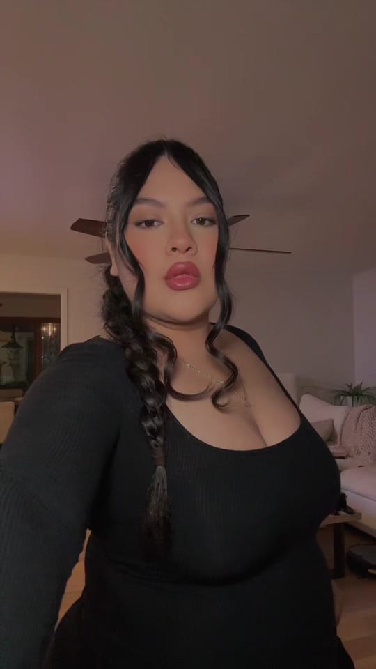 Post 5 by Raquel | Content Creator on TikTok (video)