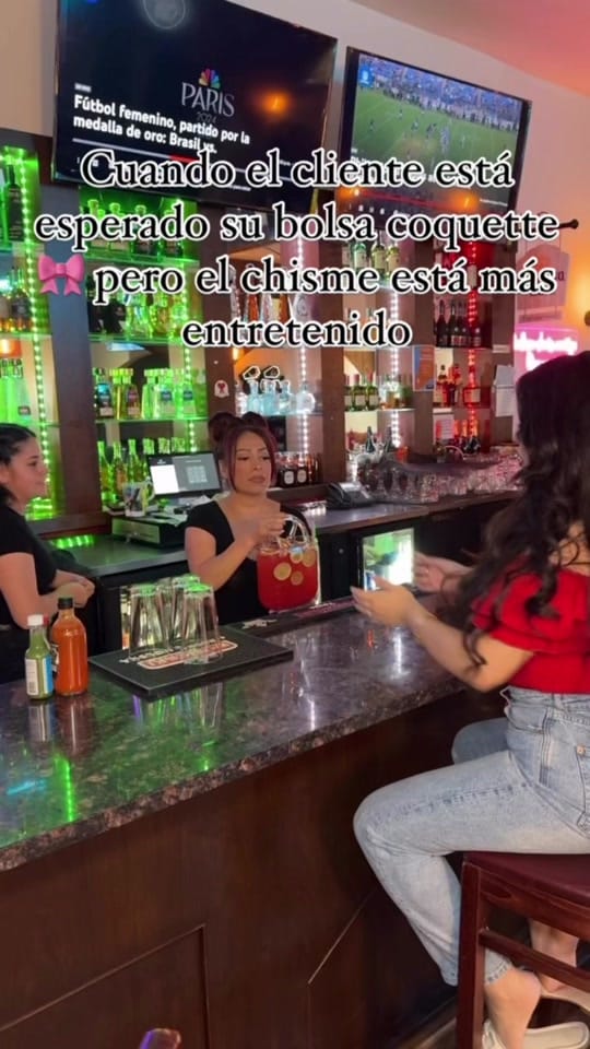 Post 10 by Raquel | Content Creator on TikTok (video)