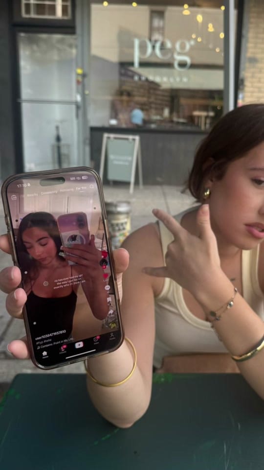 Post 4 by laura ⚢ on TikTok (video)