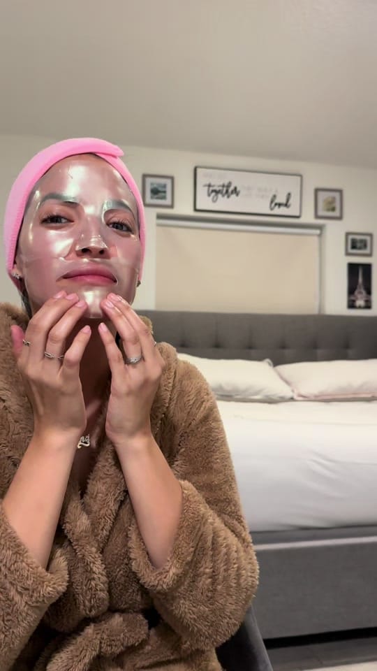 Post 7 by waxingbyroxy on TikTok (video)