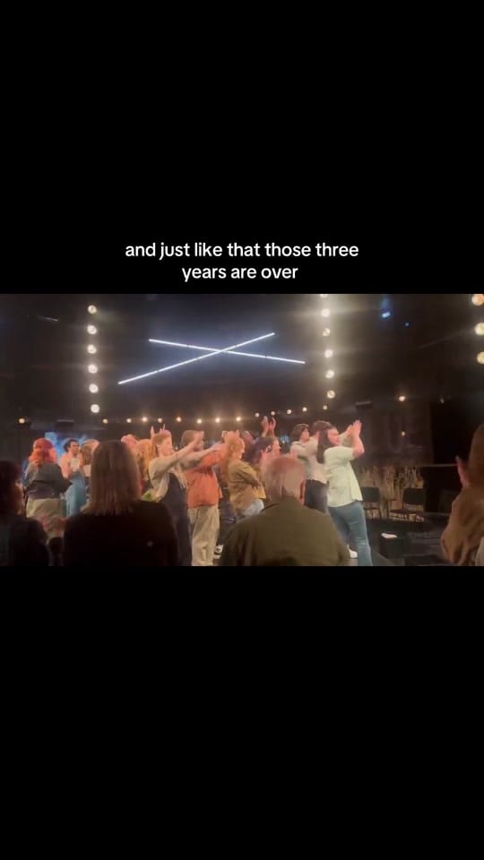 Post 7 by Eva on TikTok (video)