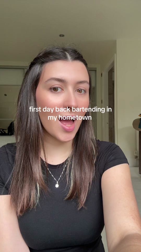 Post 2 by Eva on TikTok (video)