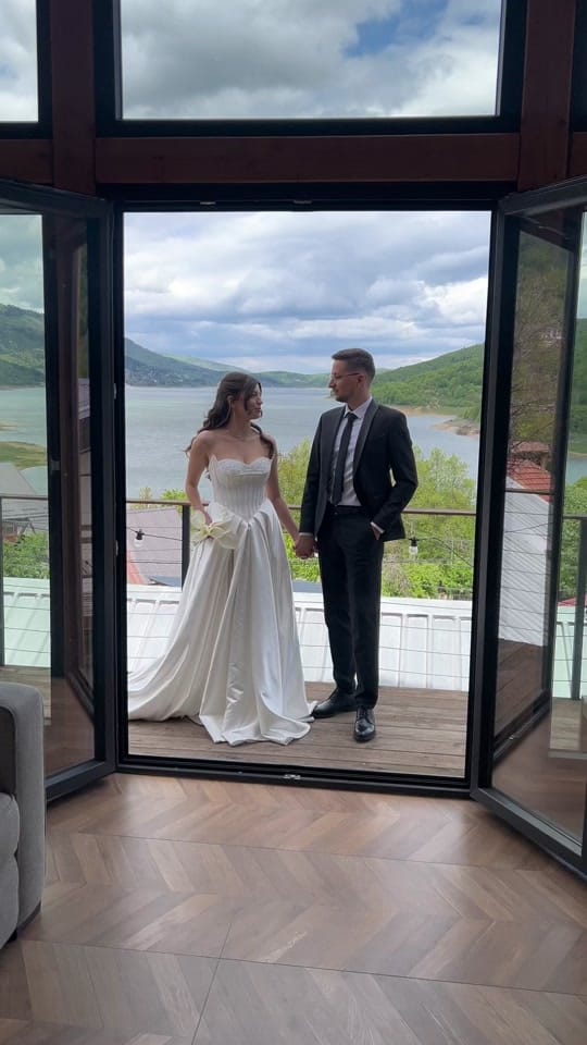 Post 6 by Valeri📸 on TikTok (video)
