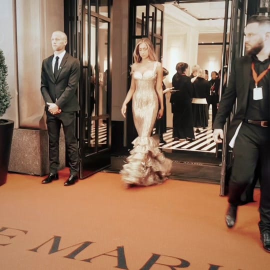 Post 5 by 𝐻𝑒𝒾𝒹𝒾(Taylor’s version) on TikTok (video)