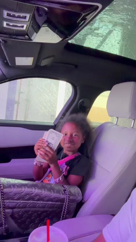 Post 1 by 𝐾𝑖𝑚𝑑𝑏𝑜𝑑𝑦 on TikTok (video)