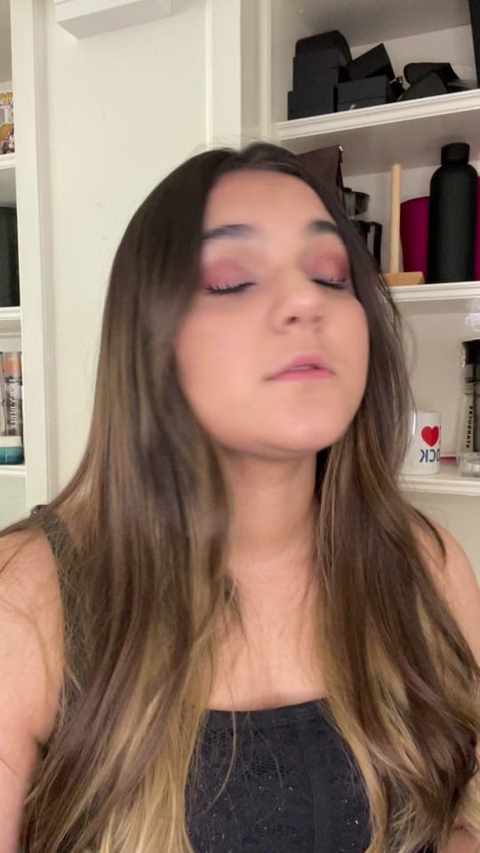 Post 6 by Esther Ivanes on TikTok (video)