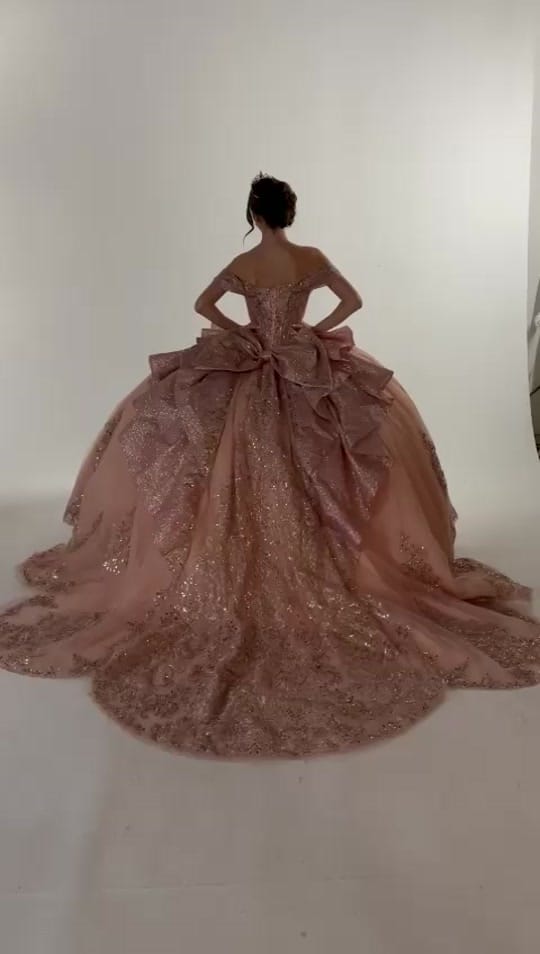 Post 10 by Paris👸! on TikTok (video)