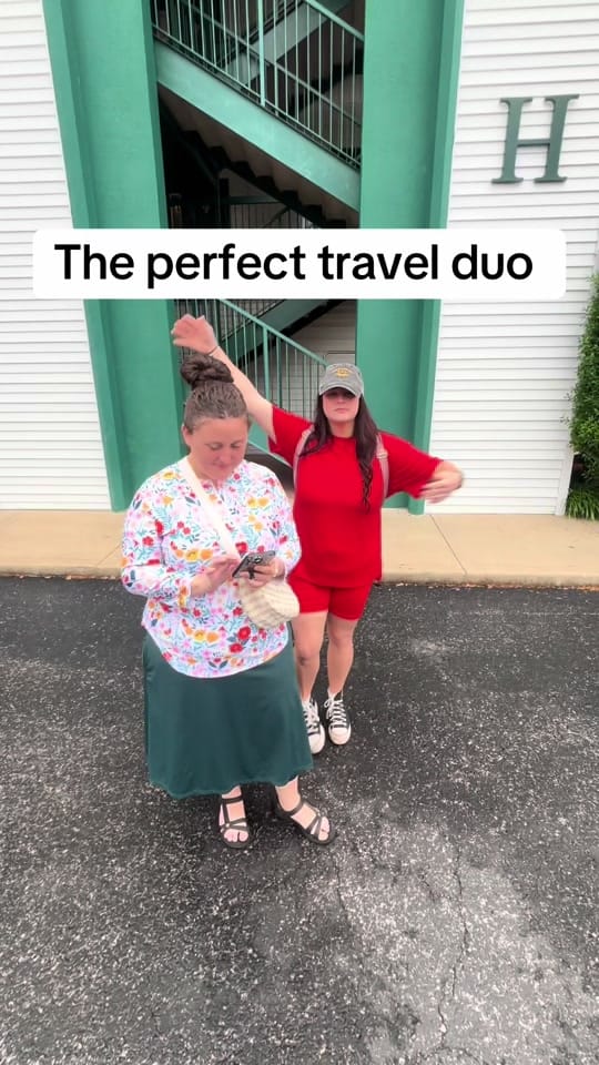 Post 4 by Stephanie Lynn on TikTok (video)