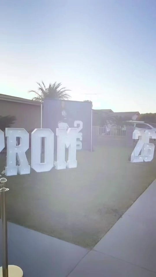 Post 2 by Hollywood Larry on TikTok (video)