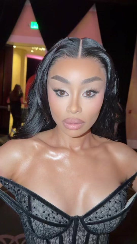 Post 1 by Hollywood Larry on TikTok (video)