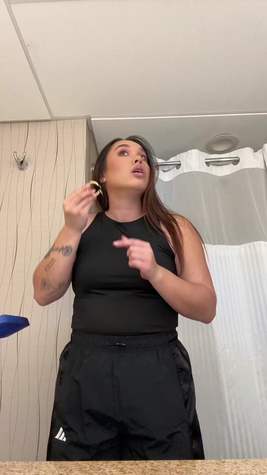 Post 1 by Gabby Hutter on TikTok (video)
