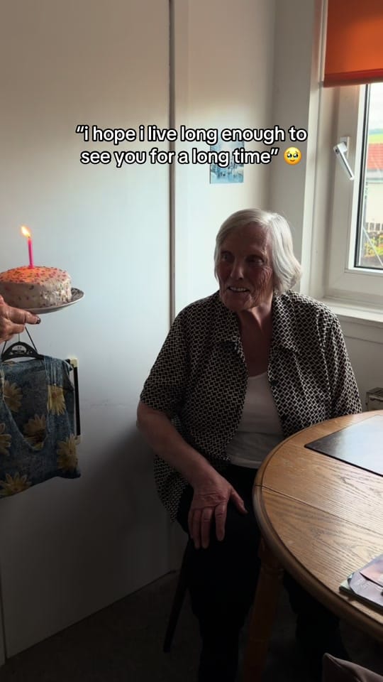 Post 1 by Chirsty Harkins on TikTok (video)