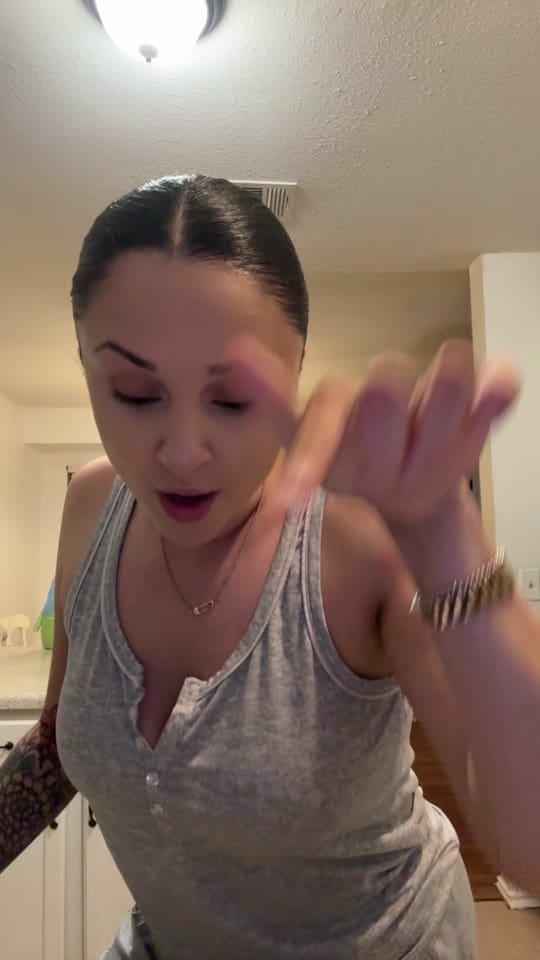 Post 7 by Lizette Valenzuela on TikTok (video)