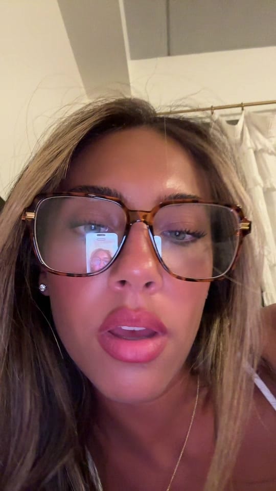 Post 9 by Sofiaaaa:) on TikTok (video)